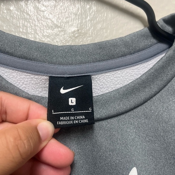 Nike Heather Gray Crewneck - Picture 3 of 9